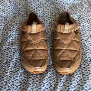 Teva Ember Moc Camel Tan 7